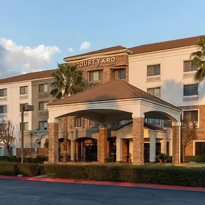 Courtyard By Marriott Ontario Hotel