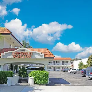 Plaza Near Lax Motel