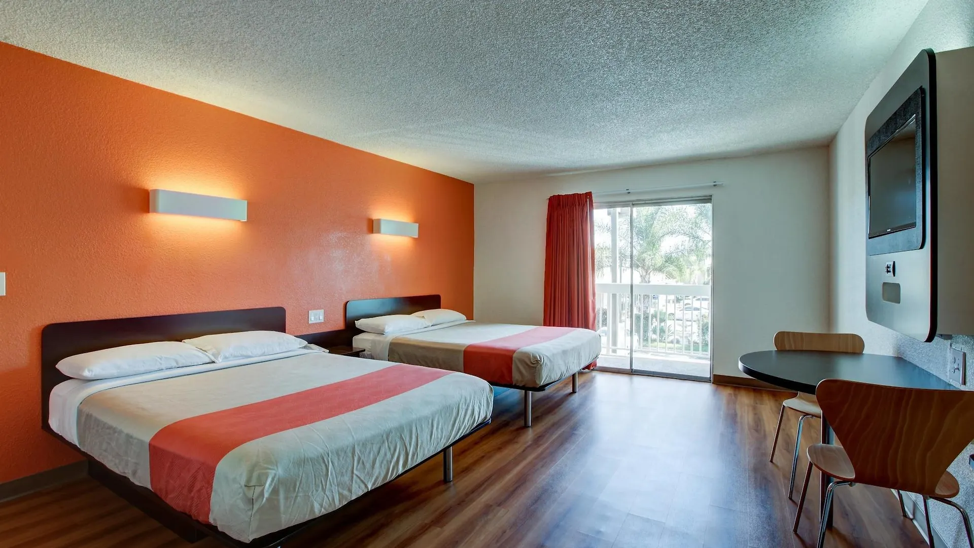Motel 6-Santa Ana, Ca - Irvine - Orange County Airport Hotel
